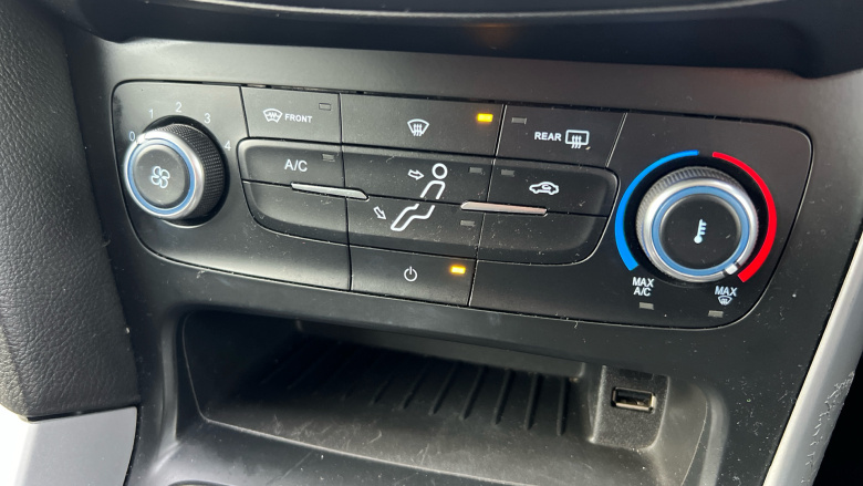 Ford Focus 1.0 EcoBoost 125 Zetec 5dr Petrol Hatchback